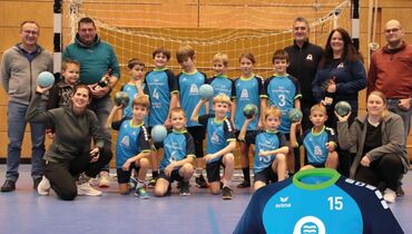 Neue Trikots für die E-Jugend der Handballabteilung des TuS Feuchtwangen